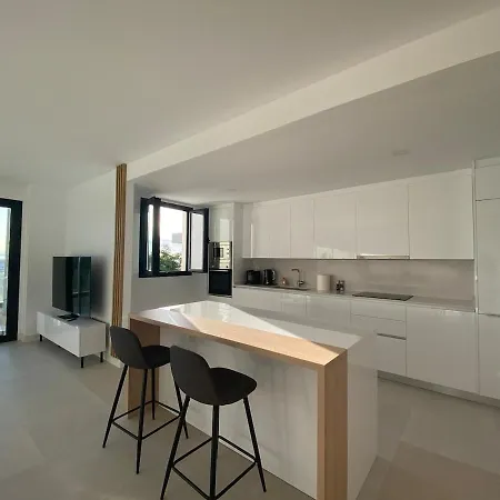 Apartman Beautiful With In & Outdoor Pool *