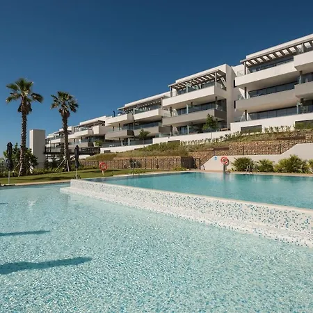 Apartment Beautiful With In & Outdoor Pool Estepona