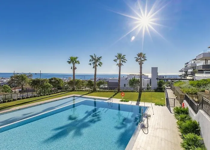 Beautiful With In & Outdoor Pool Apartment