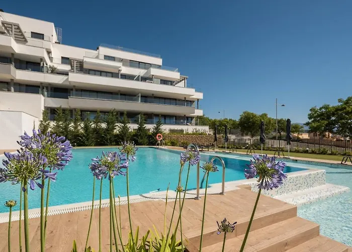Beautiful With In & Outdoor Pool Apartment Estepona