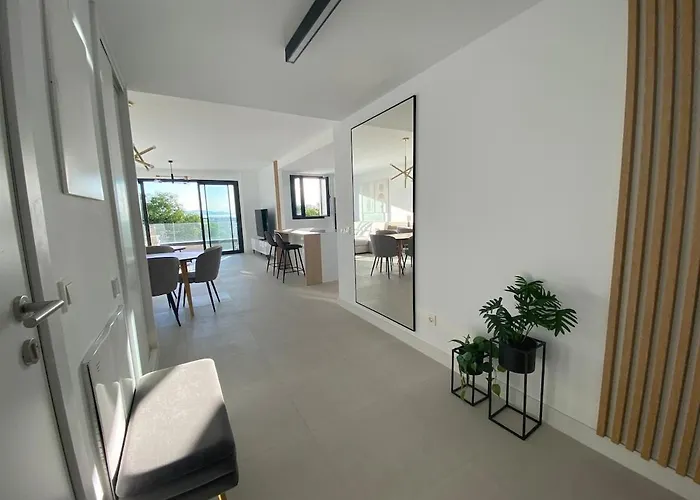 Beautiful With In & Outdoor Pool * Estepona